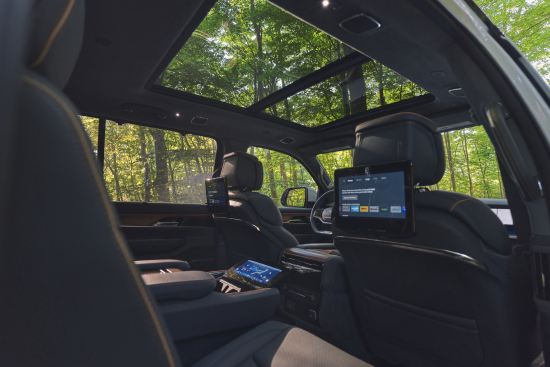 2022 Jeep Grand Wagoneer: Infotainment Screen Failures and Control Module Replacements